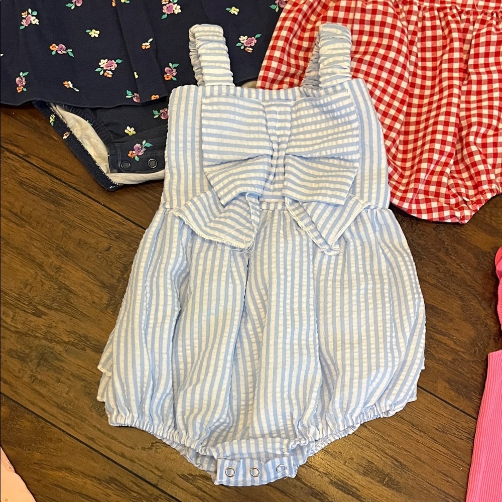 EUC and GUC Lot of Baby Rompers and Bubbles. - Picture 13 of 16